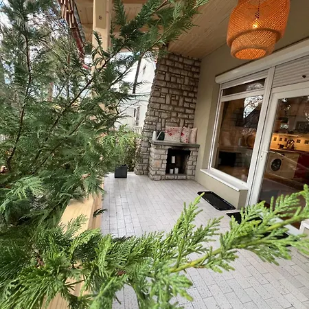 By The バラトンウドヴァリ