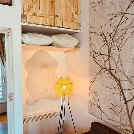 By The قرية بالاتونودفاري