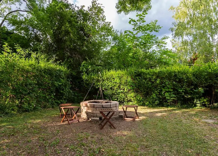 By The * バラトンウドヴァリ