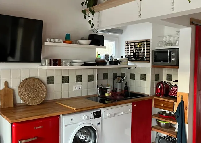 By The * バラトンウドヴァリ